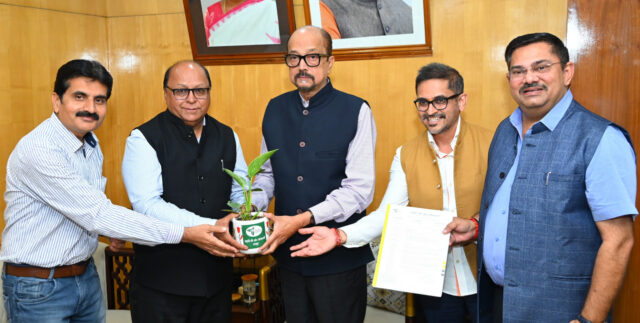 1735814591_f1af76de76809554dba2