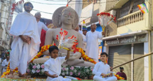 भक्तिमय अगवानी : 700 किमी का विहार कर संस्कारधानी पहुंचे भगवान नेमिनाथ, उमड़ा श्रद्धा का सैलाब