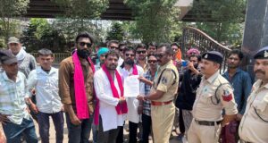 अजीत जोगी युवा मोर्चा के प्रदेश अध्यक्ष शमसुल ने घेरा पुलिस अधीक्षक कार्यालय