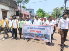 अधूरे अंडरब्रिज पर कांग्रेस नेता आसिफ का आंदोलन, रेलवे प्रशासन ने कार्य प्रारंभ करने का लिखित आश्वासन दिया