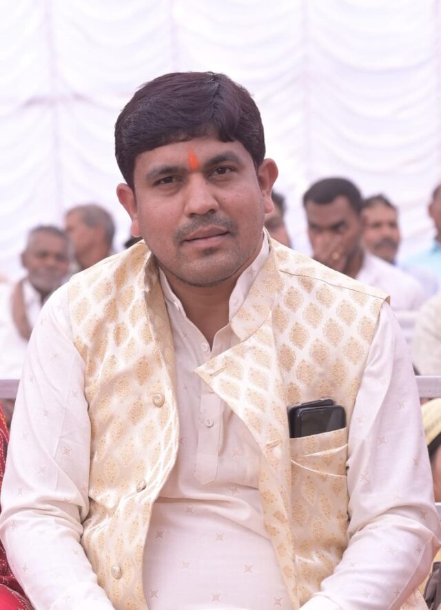 Om Praksh Sahu 4