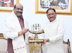 लोकसभा अध्यक्ष ओम बिरला ने मुख्यमंत्री विष्णु देव साय से की सौजन्य भेंट
