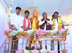 कैबिनेट मंत्री नेताम ने शहादत दिवस पर वीरांगना रानी दुर्गावती की प्रतिमा पर माल्यार्पण कर श्रद्धांजलि अर्पित की एवं शहीद वीर नारायण सिंह की प्रतिमा का किया अनावरण