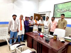 रेलवे स्टेशन पर जीवनदान सेवा संस्था की रात्रिकालीन नि:शुल्क जल सेवा संपन्न, स्टेशन मास्टर का किया गया सम्मान