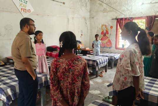 छात्रावासों में लापरवाही पर सख्त कार्रवाई, भृत्य और अधीक्षक निलंबित