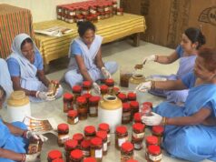 निश्चय कार्यक्रम से आत्मनिर्भर बन रहीं महिला बंदी : रायपुर सेंट्रल जेल में तैयार हो रहा स्वादिष्ट अचार
