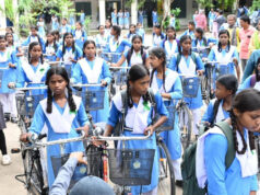 सुशासन का पहिया: सरस्वती सायकल योजना से संवर रहा छत्तीसगढ़ की बेटियों का भविष्य