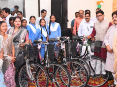 शिक्षा से ही होता है सशक्त राष्ट्र का निर्माण, बड़े लक्ष्य तय कर पूरी निष्ठा से करें पढ़ाई: मंत्री श्री टंक राम वर्मा