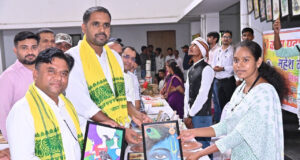 जनजातीय कारीगरों के हुनर को मिलेगा व्यापक बाजार, 20 कलाकारों एवं कारीगरों ने लगाए स्टॉल