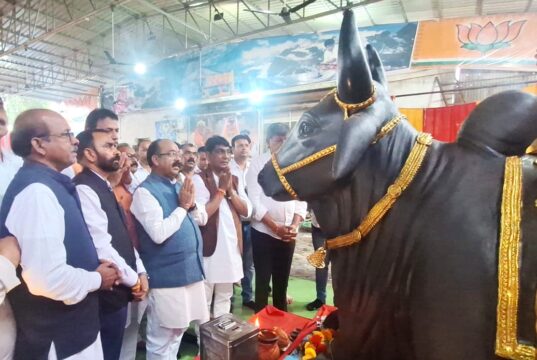 उप मुख्यमंत्री श्री अरुण साव महारुद्राभिषेक में शामिल हुए