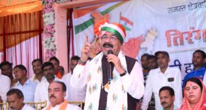 उप मुख्यमंत्री श्री अरुण साव ने स्वतंत्रता सेनानियों को किया नमन, तिरंगा यात्रा में विकसित और आत्मनिर्भर भारत बनाने का संकल्प