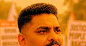 शिक्षार्थियों के भविष्य से खिलवाड़ : नेताओं की भीड़ जुटाने के लिए रद्द कराई त्रिमाही परीक्षा, प्रभारी डीईओ पर निलंबन की गाज गिराने की मांग