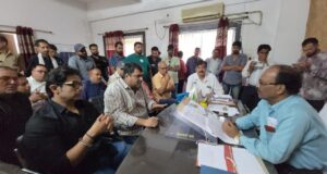 गोवंश को सड़क से हटाकर गोशाला ले जाएं, ऐसा नहीं हुआ तो दफ्तरों में छोड़ेंगे : जितेंद्र मुदलियार