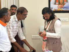 कौशल विकास मंत्री गुरु खुशवंत साहेब से डॉ. हेमशंकर जेठमल साहू ने की सौजन्य भेंट